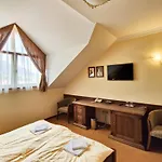 Country Saloon 3*