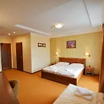 Country Saloon 3*