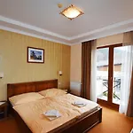 Country Saloon 3* Belá