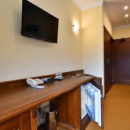Country Saloon 3*