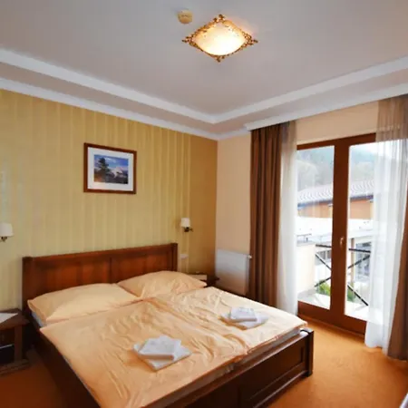 Country Saloon 3* Belá