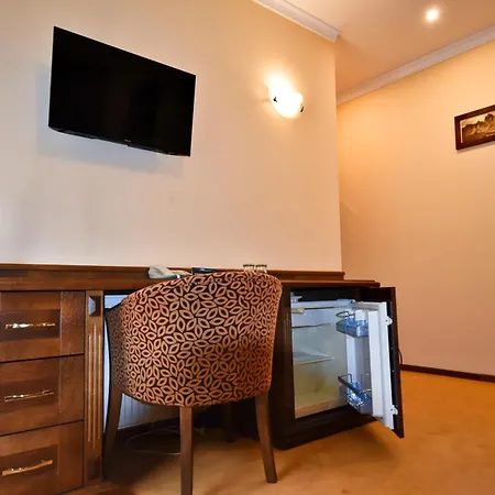 אורחן Country Saloon 3*