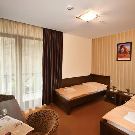 Country Saloon 3*
