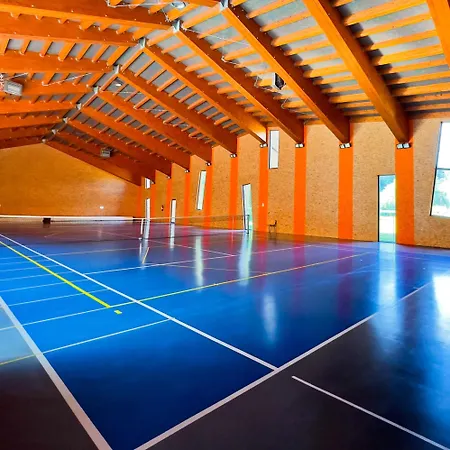 אורחן Country Saloon Belá