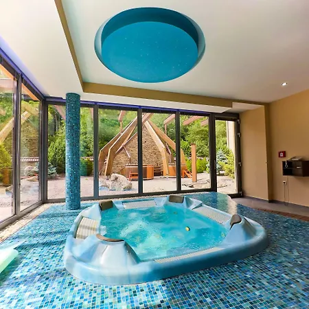 Country Saloon אורחן 3*