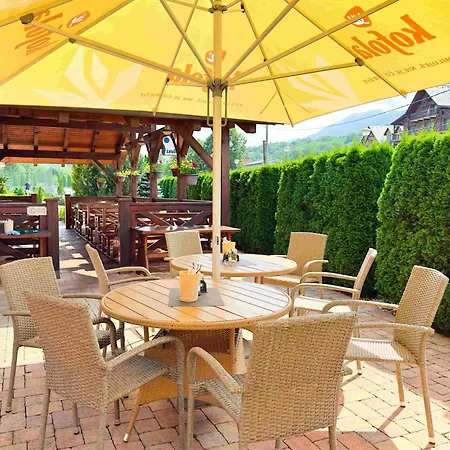 אורחן Country Saloon