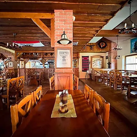 אורחן Country Saloon Belá