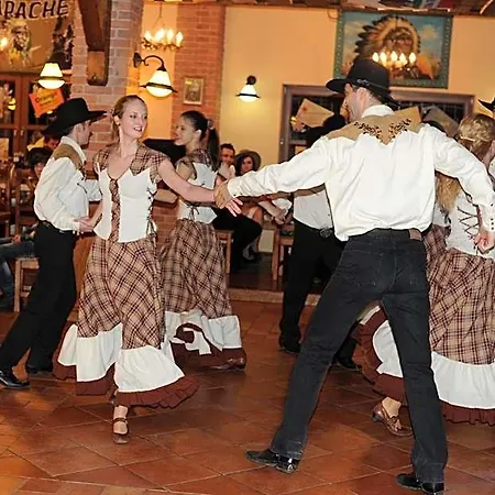 イン Country Saloon