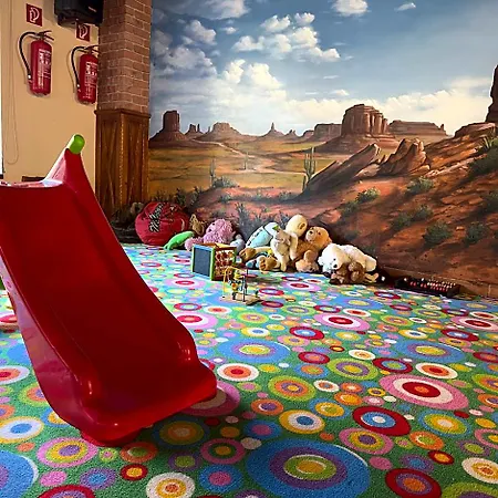 Country Saloon 3*
