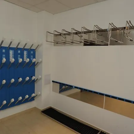 Country Saloon אורחן Belá