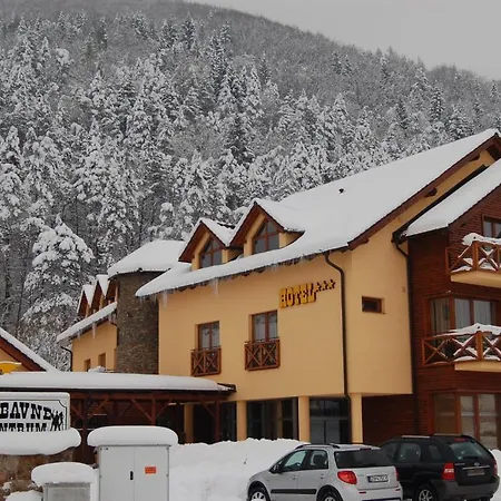 אורחן Country Saloon Belá